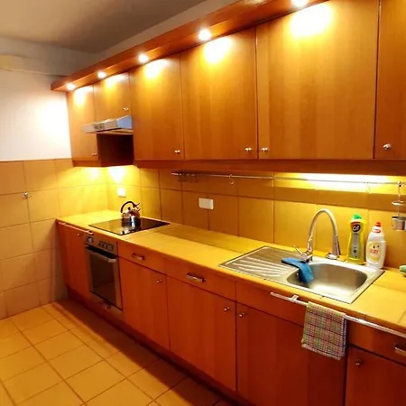 Appartement 6 *